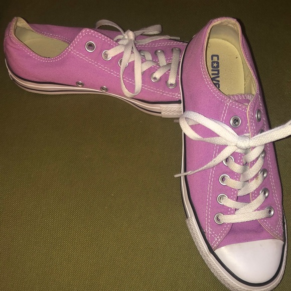 Converse  Purple All Stars Great Condition - Picture 2 of 6
